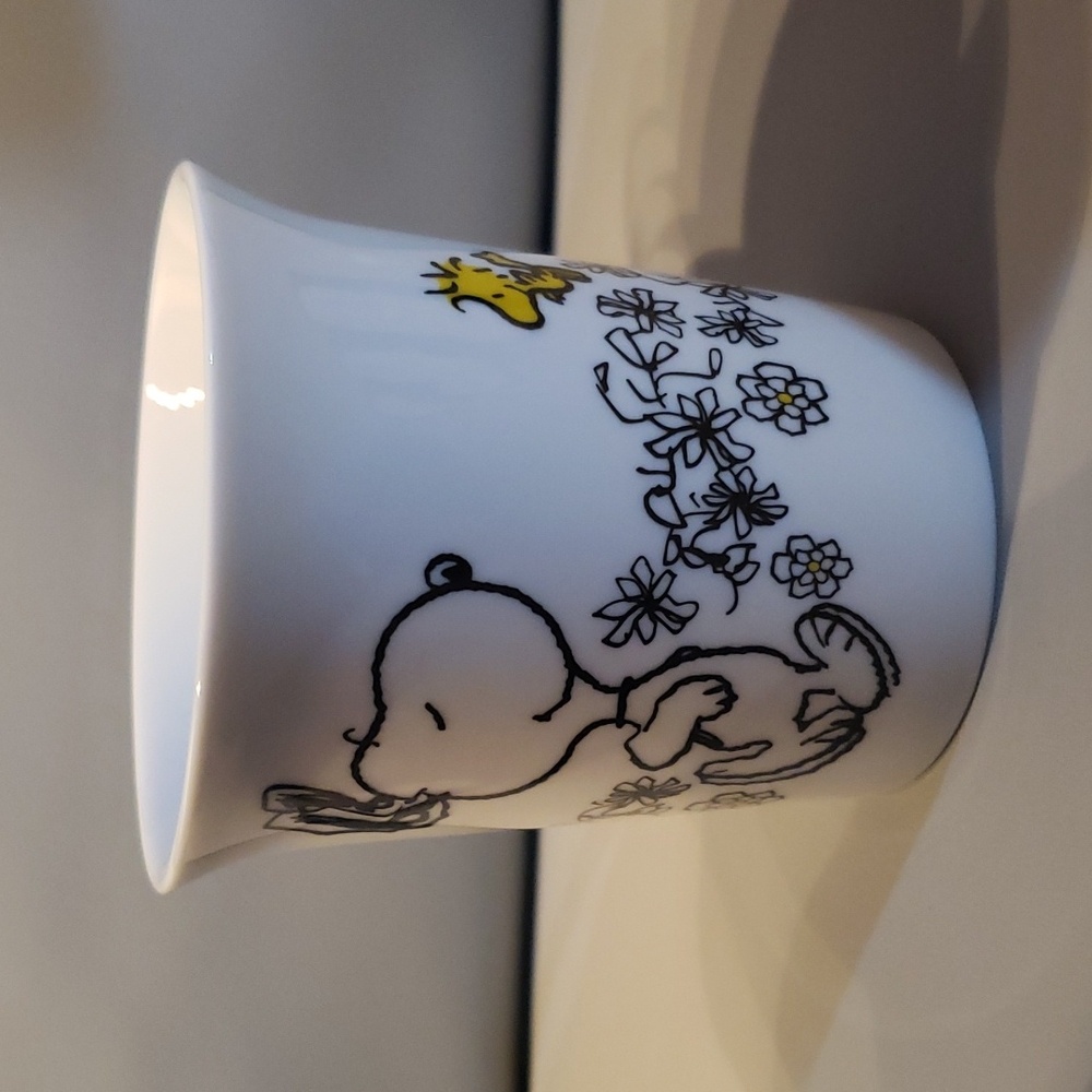 Peanuts snoopy and Woodstock Floral 12 oz Ceramic mug NWT - Picture 2 of 5